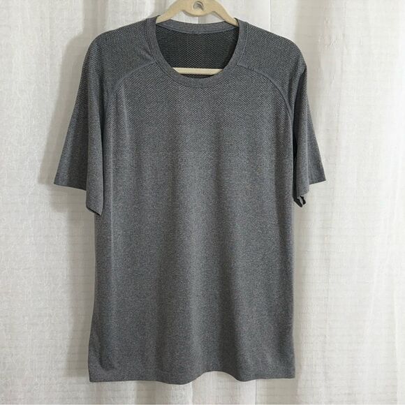 lululemon athletica Other - lululemon XL Men’s Gray Crewneck Raglan Short Sleeve Active Workout Tee